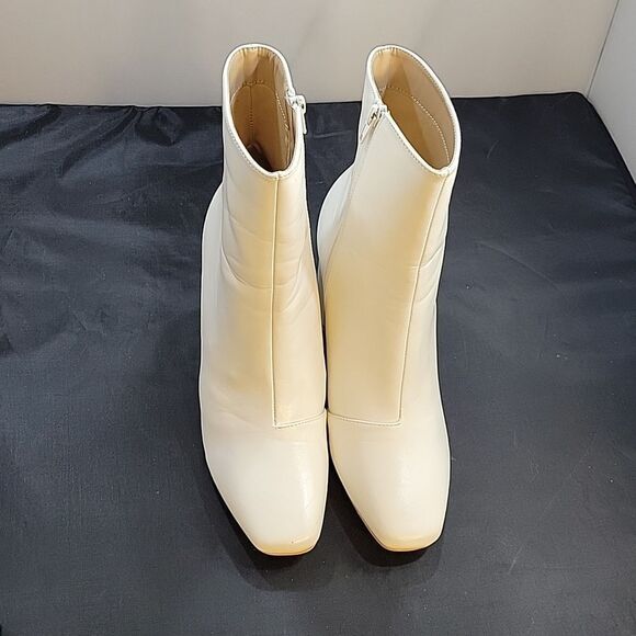 FASHION NOVA SIDE ZIP CHUNKY HEELED CLASSIC BOOTS - Picture 2 of 16